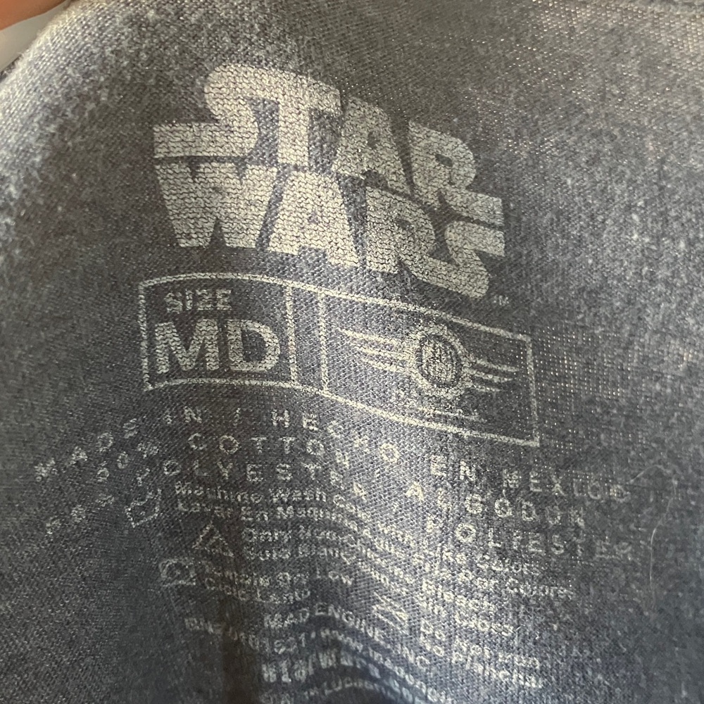 FINAL MARKDOWN Star Wars Graphic Tee medium - Picture 2 of 7